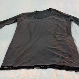 Lululemon Athletica Men's Gray Long Sleeve Tee